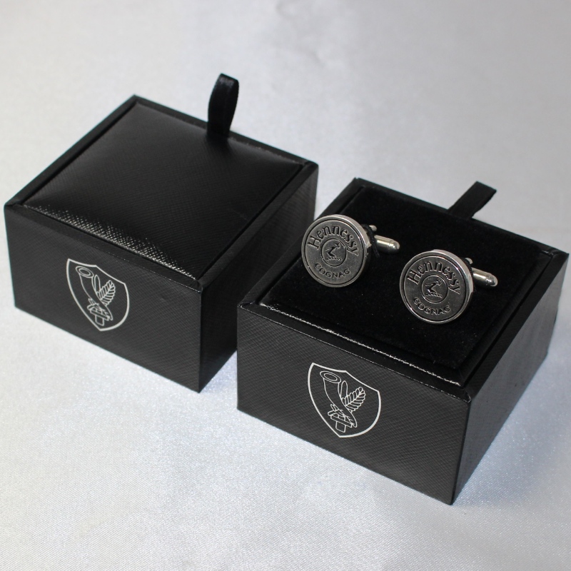 Item V-20S square PU leather box for couple cufflinks, etc. mm. 65*65*38, weights about 62g