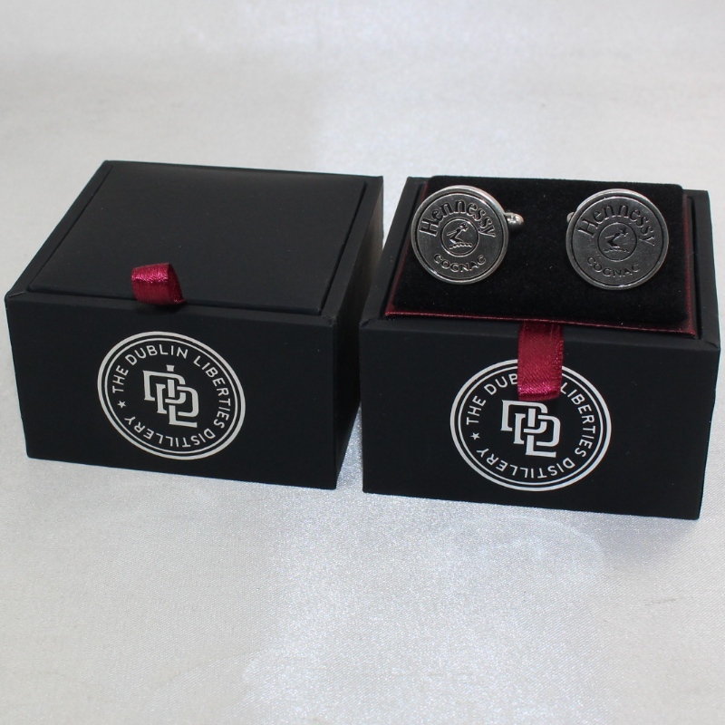 Item V-20S square PU leather box for couple cufflinks, etc. mm. 65*65*38, weights about 62g